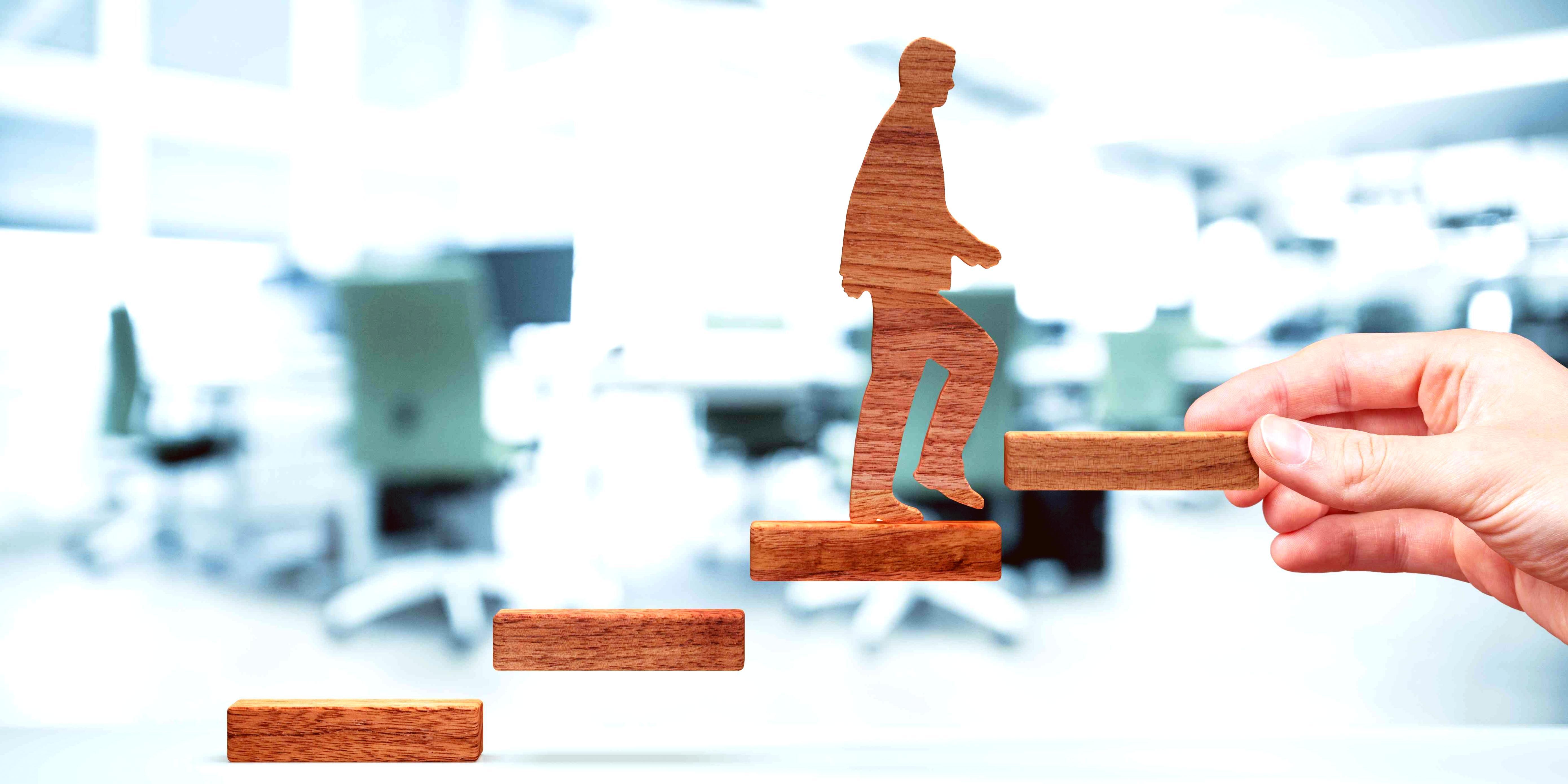 Estudiantes participando en masterclass en línea